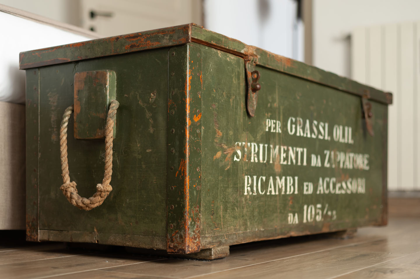 Bed & box gallery image
